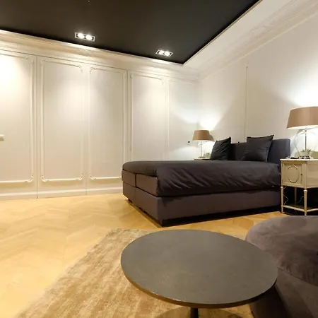 Nocleg ze śniadaniem La Duchesse Et Parking Prive Gratuit 4*