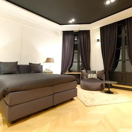 ベッド・アンド・ブレックファスト La Duchesse Et Parking Prive Gratuit モンス