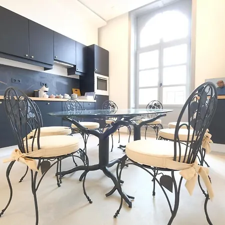 La Duchesse Et Parking Prive Gratuit Nocleg ze śniadaniem